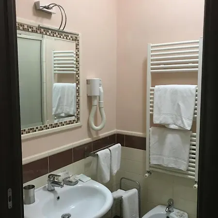 לינה וארוחת בוקר Studio83