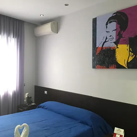 לינה וארוחת בוקר Studio83