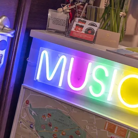 Studio83 4*