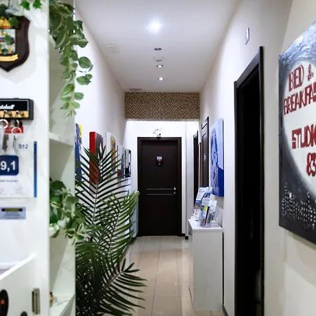 Oda ve Kahvaltı Studio83 Pompei