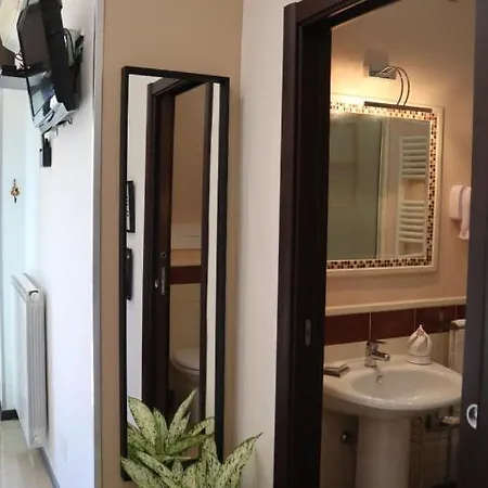 Oda ve Kahvaltı Studio83 4*