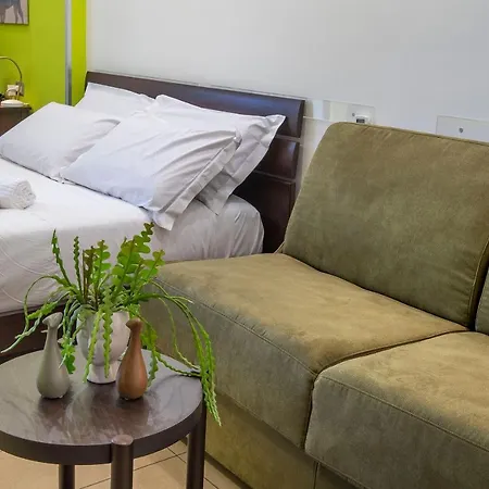 Oda ve Kahvaltı Studio83 4*