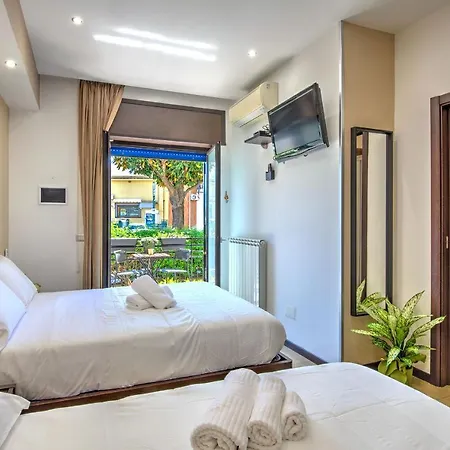 Studio83 Bed & Breakfast 4*