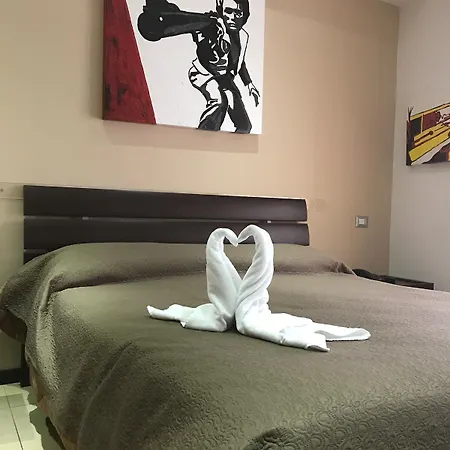 Studio83 Couette-café 4*